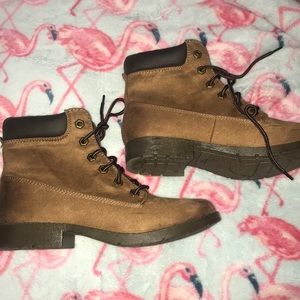 American Eagle boots